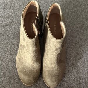 Old Navy Olive Velvet Ankle Booties - Women